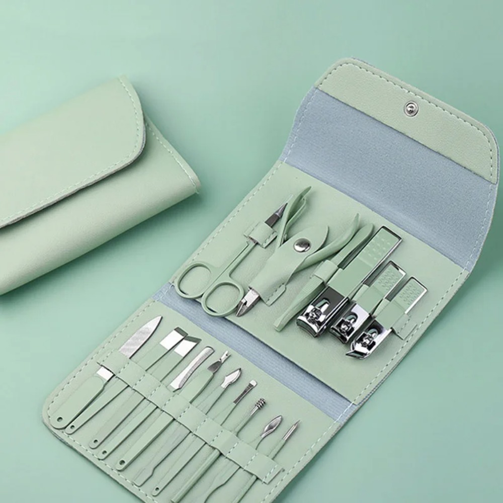 A must-have at home, a 16-piec - Nail Care Kit Mens recension och pris