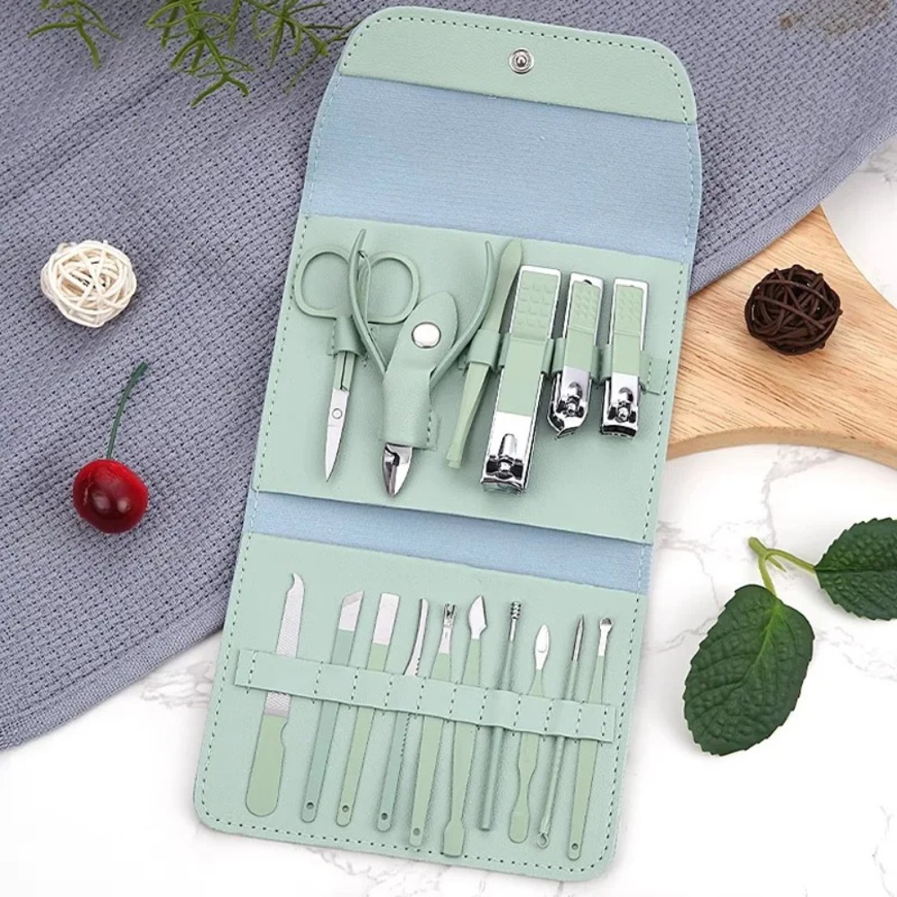 A must-have at home, a 16-piec - Nail Care Kit Mens recension och pris