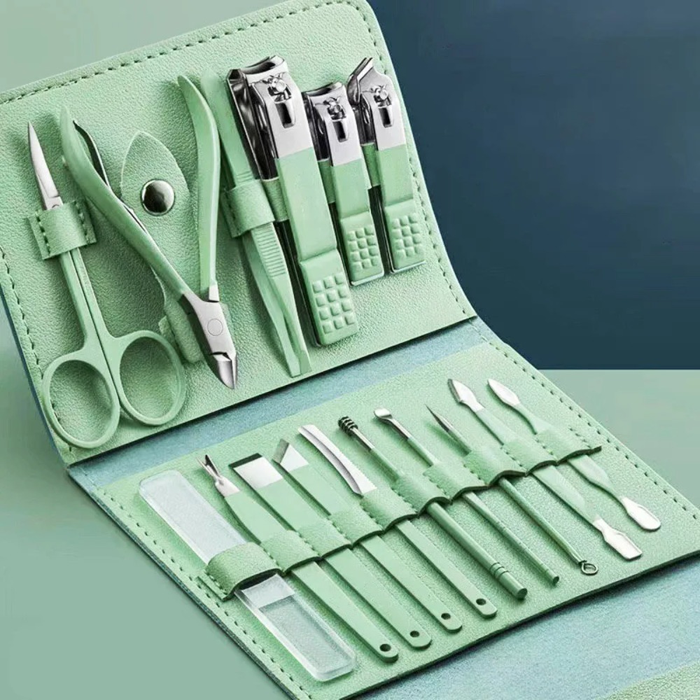 A must-have at home, a 16-piec - Nail Care Kit Mens recension och pris